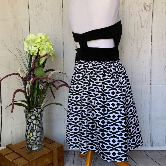 Aidan Mattox Strapless Geometric Print Dress 10 - Picture 6 of 7